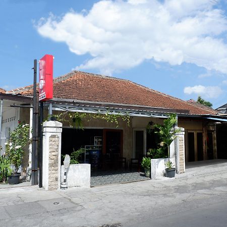 OYO 1196 Hotel Pura Puspa Rosa Maguwo Exterior foto